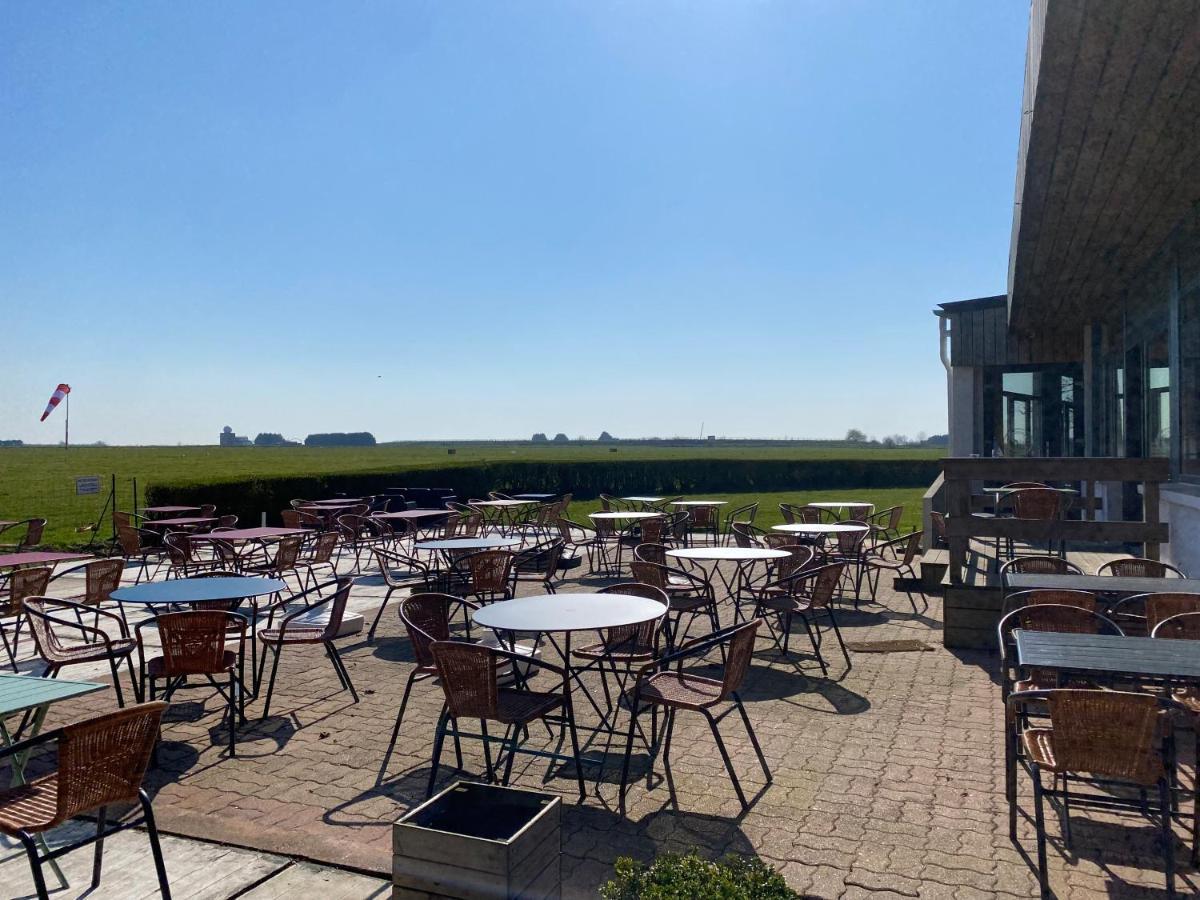 Logis Hotel & Restaurant De L'Aerodrome De La Baie De Somme Buigny-Saint-Maclou Екстер'єр фото